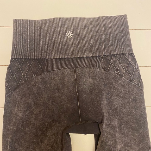 Athleta Recharge Sun Faded Gray Leggings- Size Medium - Picture 5 of 7